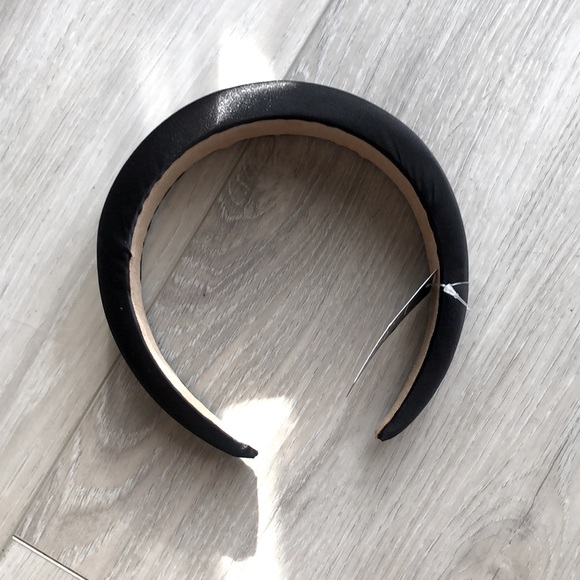 Lulus Black Padded Headband - Picture 3 of 3